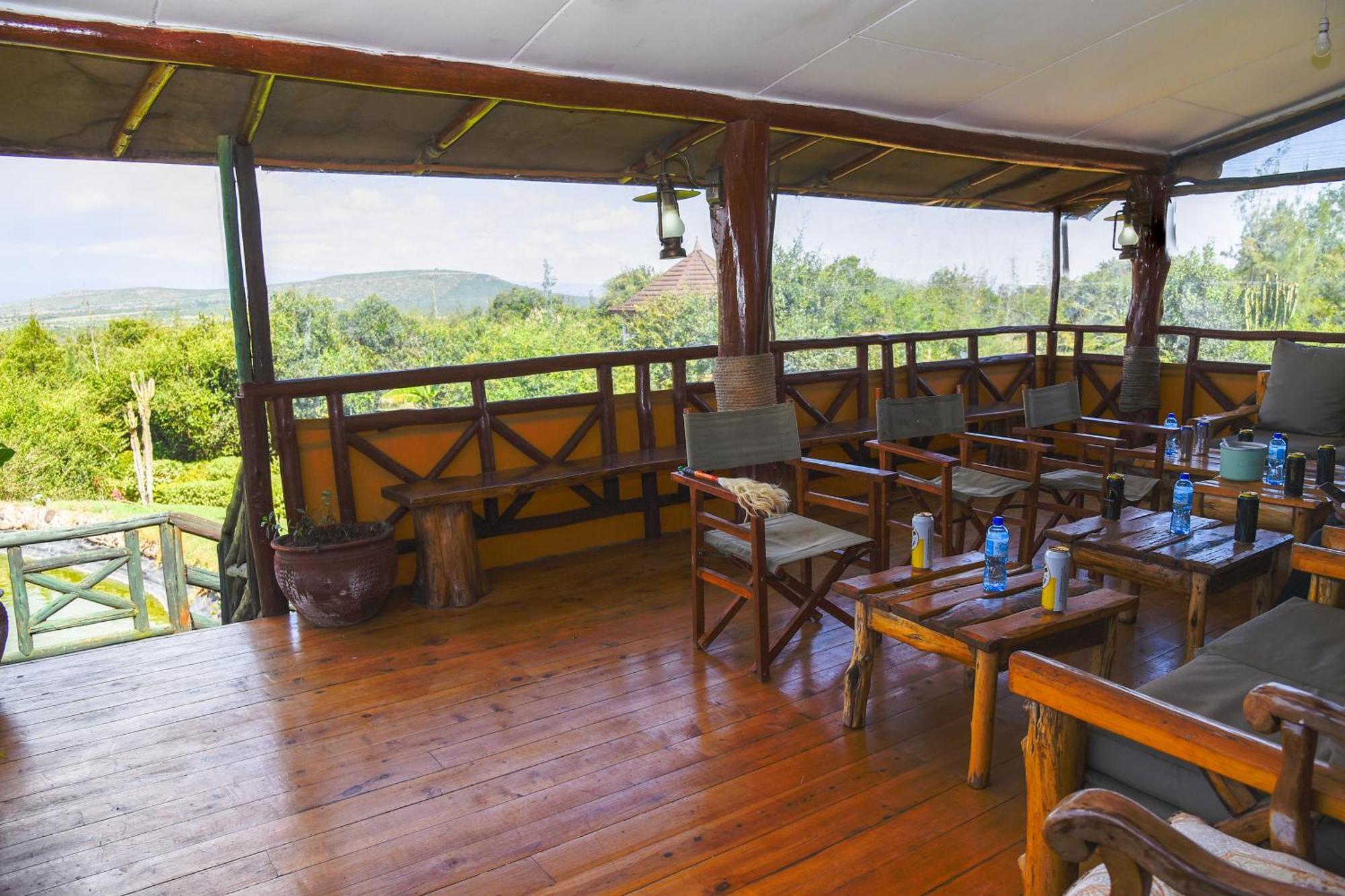 Sangare Gardens Hotel Mweiga Екстериор снимка